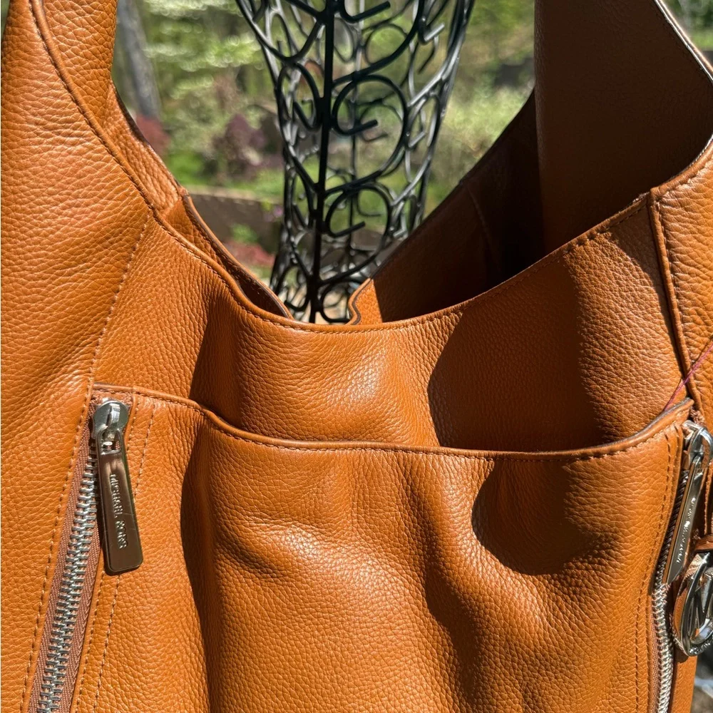 Michael Kors Cognac Leather Shoulder Bag –‎ Chunky Hardware ✨👜
